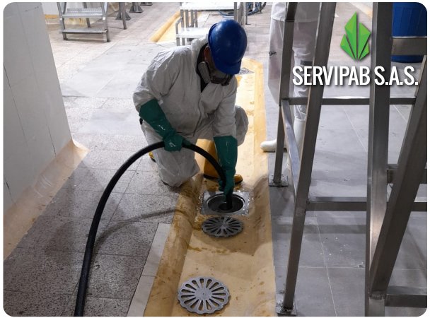 mantenimiento-de-redes-de-alcantarillado